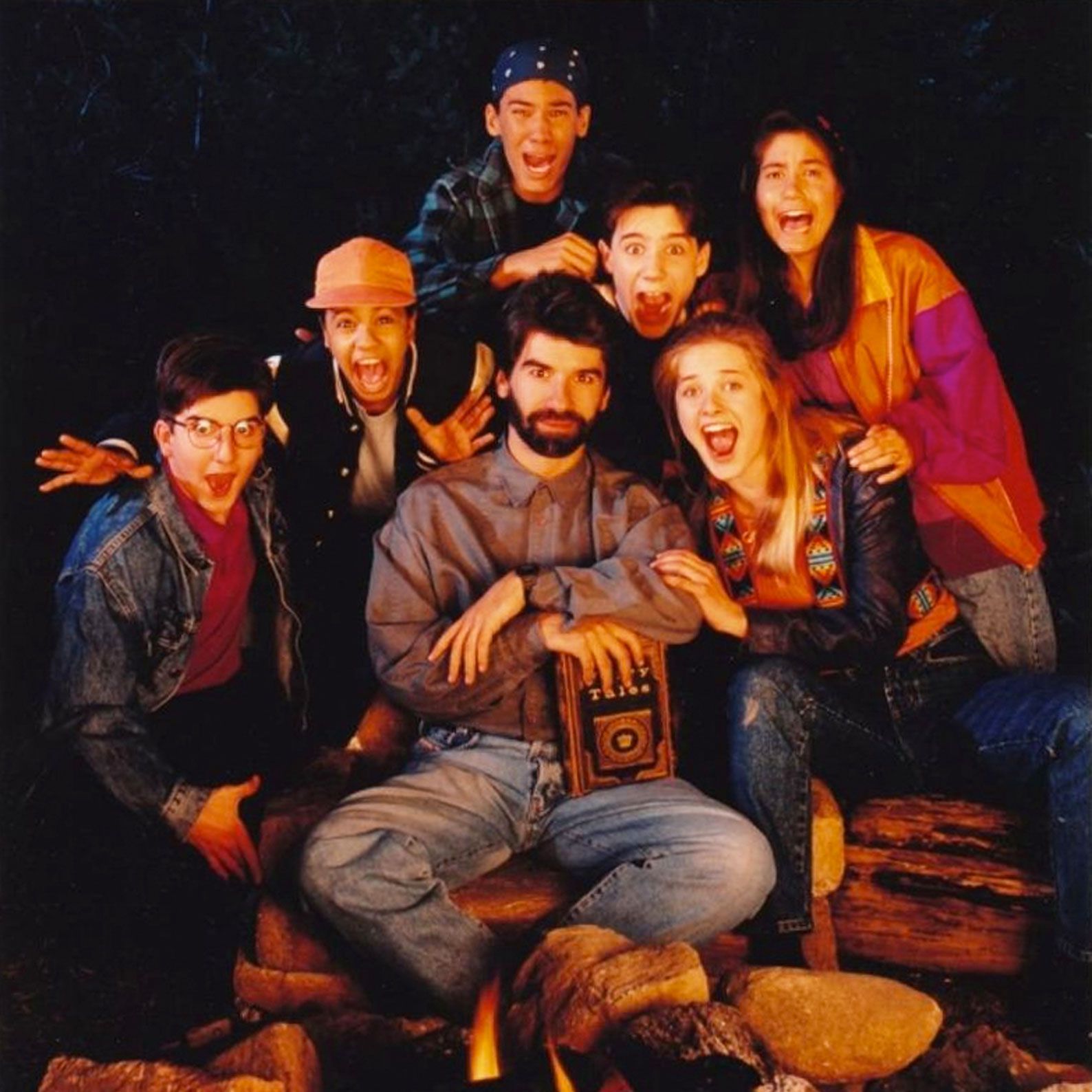 Nickelodeon S Are You Afraid Of The Dark Is Coming Back And We Couldn T Be More Excited