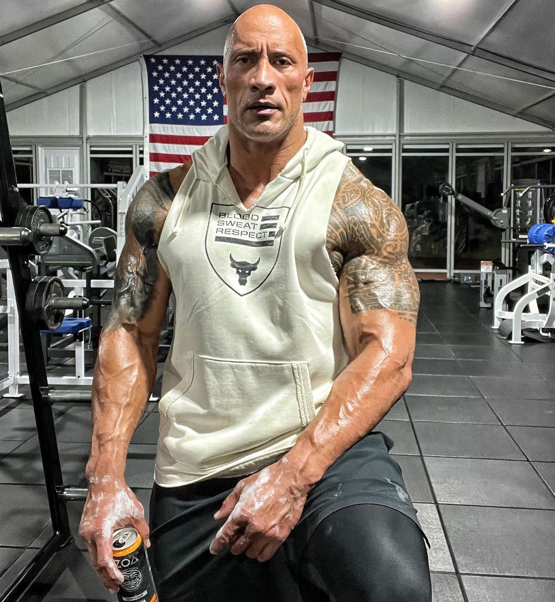 Dwayne 'The Rock' Johnson Explains Why He Pees in Water Bottles During His  Workouts