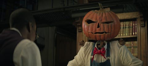 the sandman l to r vivienne acheampong as lucienne, nicholas anscombe as merv pumpkinhead in episode 107 of the sandman cr courtesy of netflix © 2022