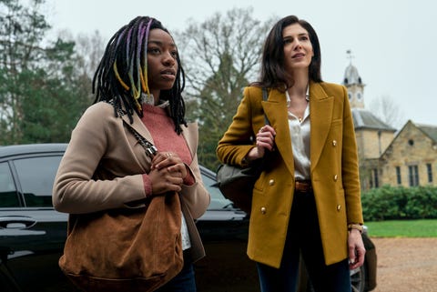 sandman l to r vanesu samunyai as rose walker, razane jammal as lyta hall in the sandman cr liam danielnetflix © 2022