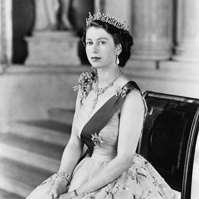 royal-family-share-throwback-photos-of-queen-in-historic-montage