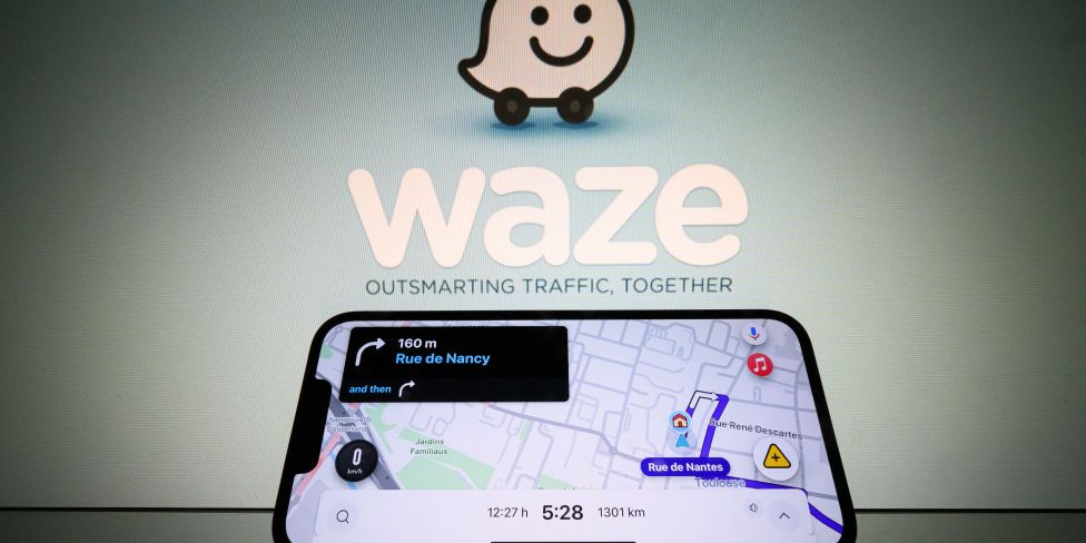 Waze Finally Adds the Apple CarPlay Feature We've Been Craving