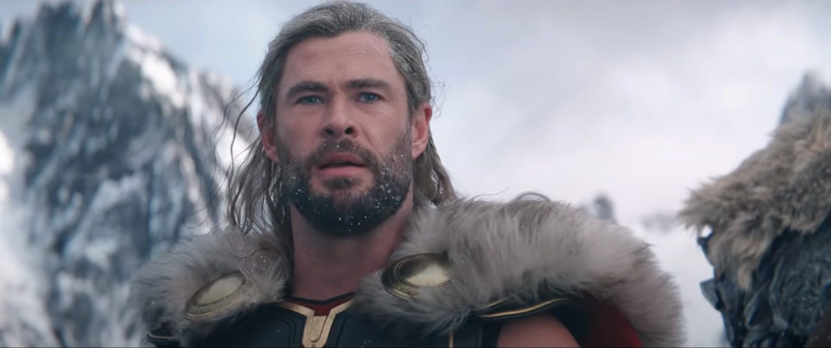 Almonds, Chris Hemsworth’s amazing snack to stay in shape on filmings like Thor