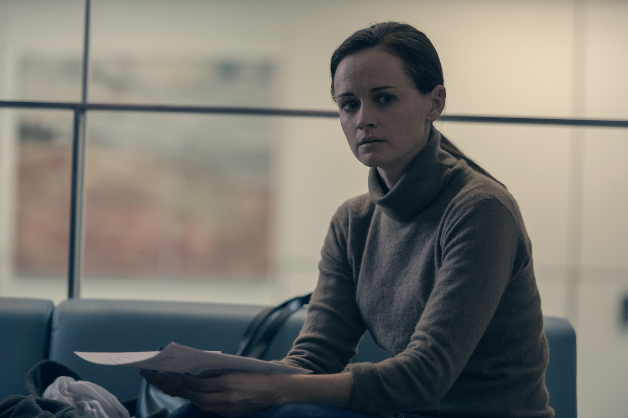 Alexis Bledel Talks Handmaid S Tale Season 3 And Emily S Reunion With Her Wife