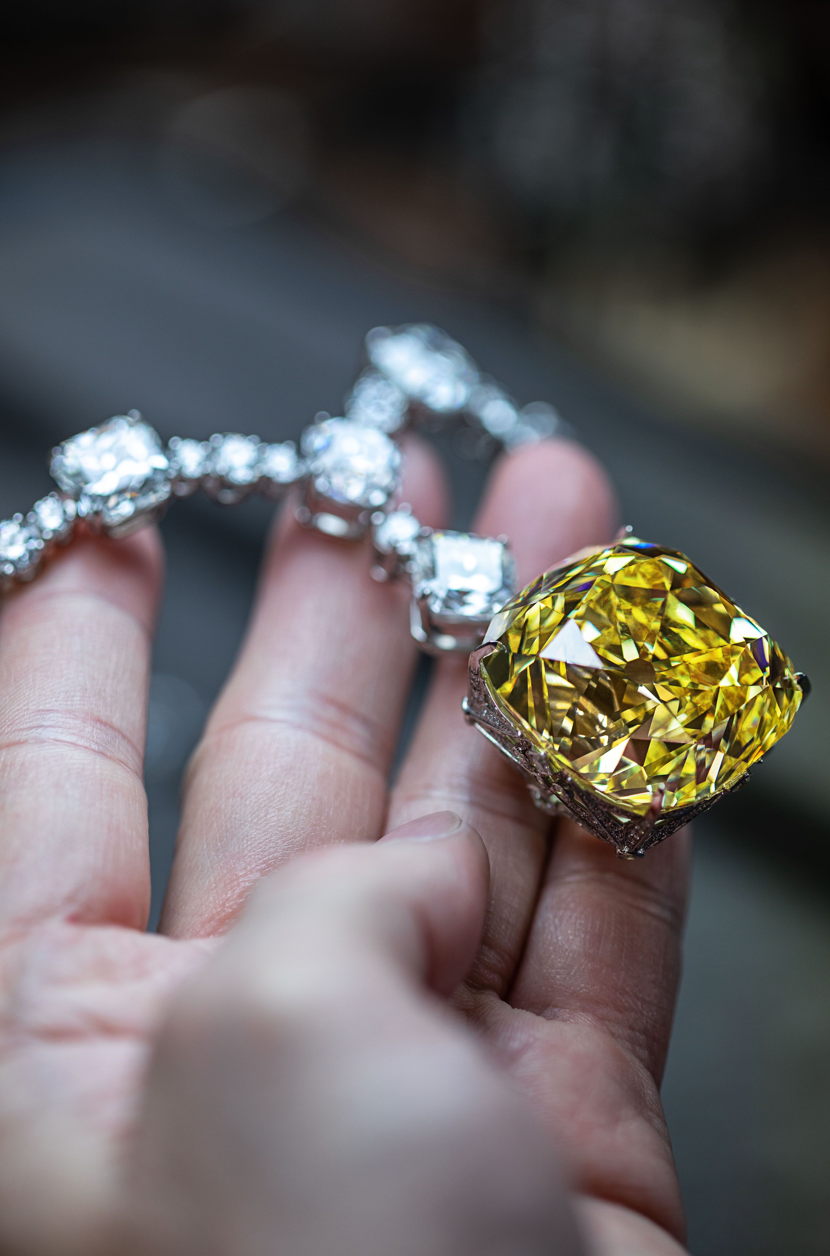 diamond worn by lady gaga