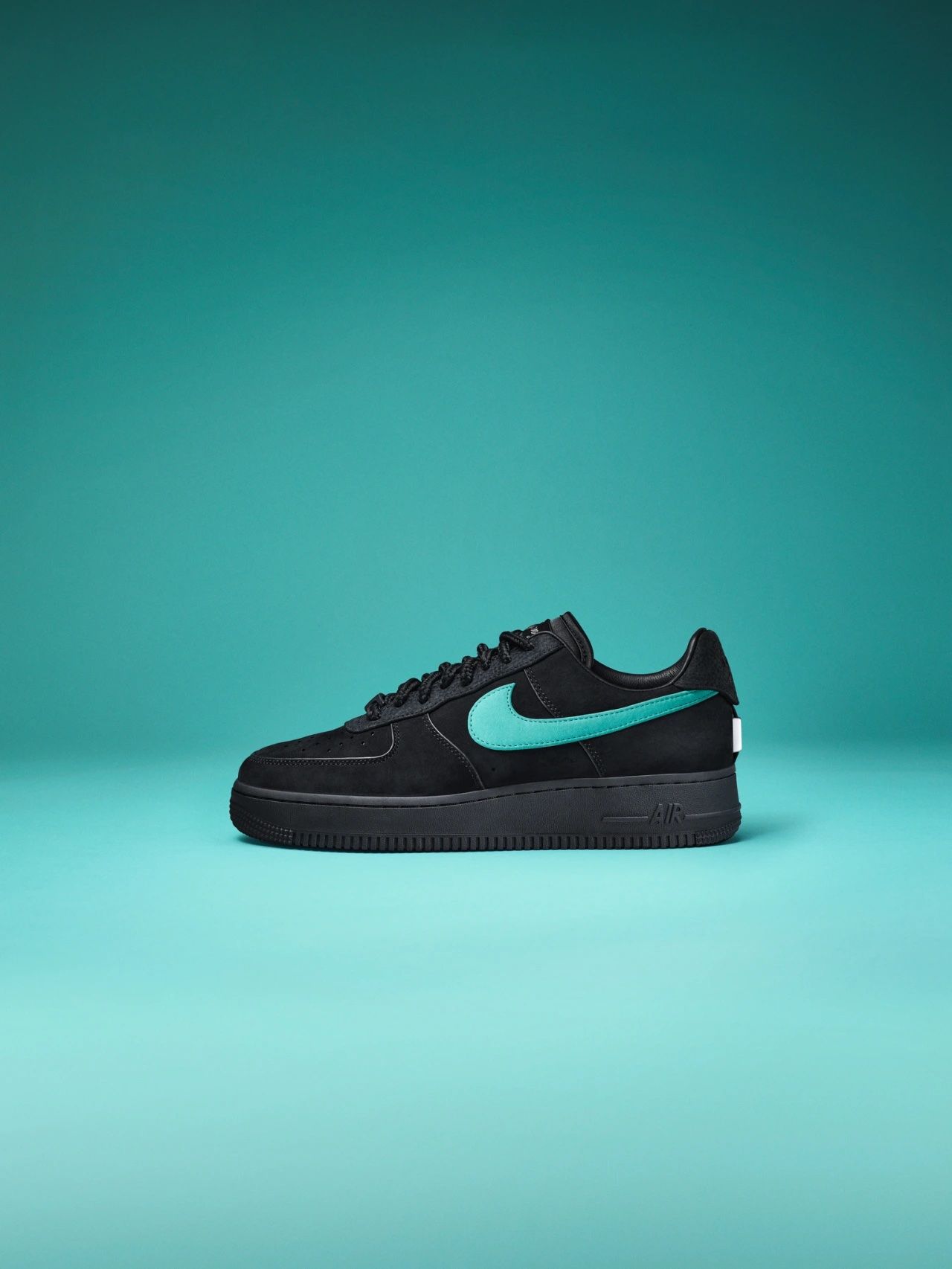 Nike Air Force 1 Tiffany & Co. Friends and Family Sneaker