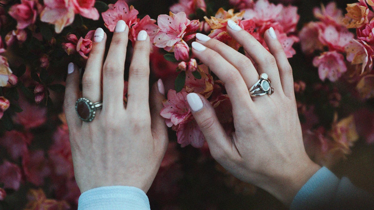 The best quick-dry nail products - how to dry nail varnish quickly