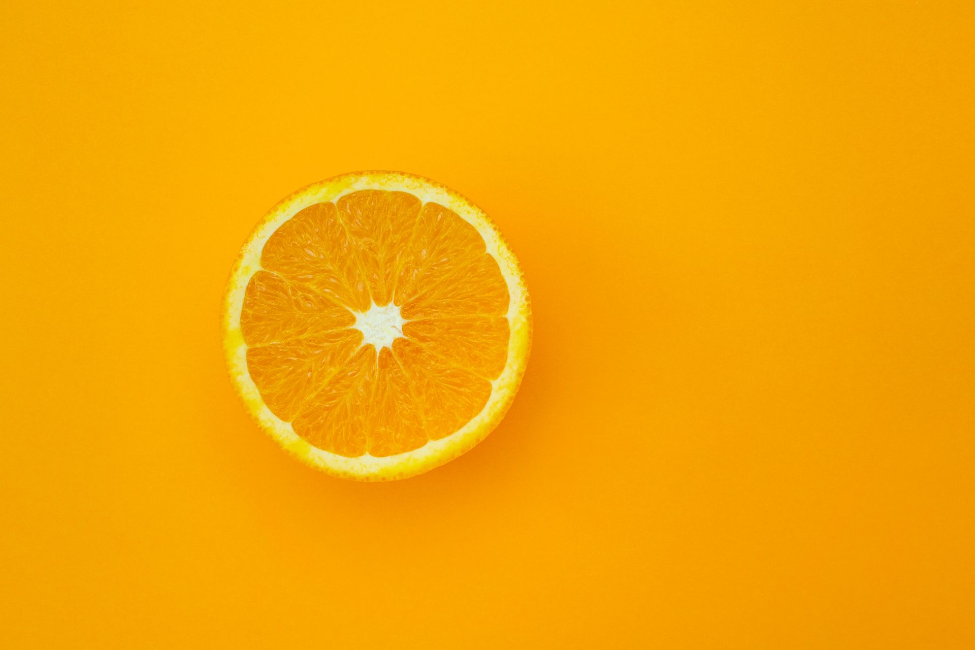 Selectiekader Schandalig Brouwerij Waarom mensen op TikTok een sinaasappel eten onder de douche