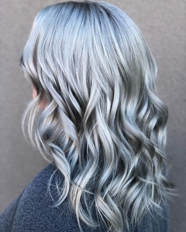 ‘titanium hair’ así es el color de pelo que arrasa en instagram