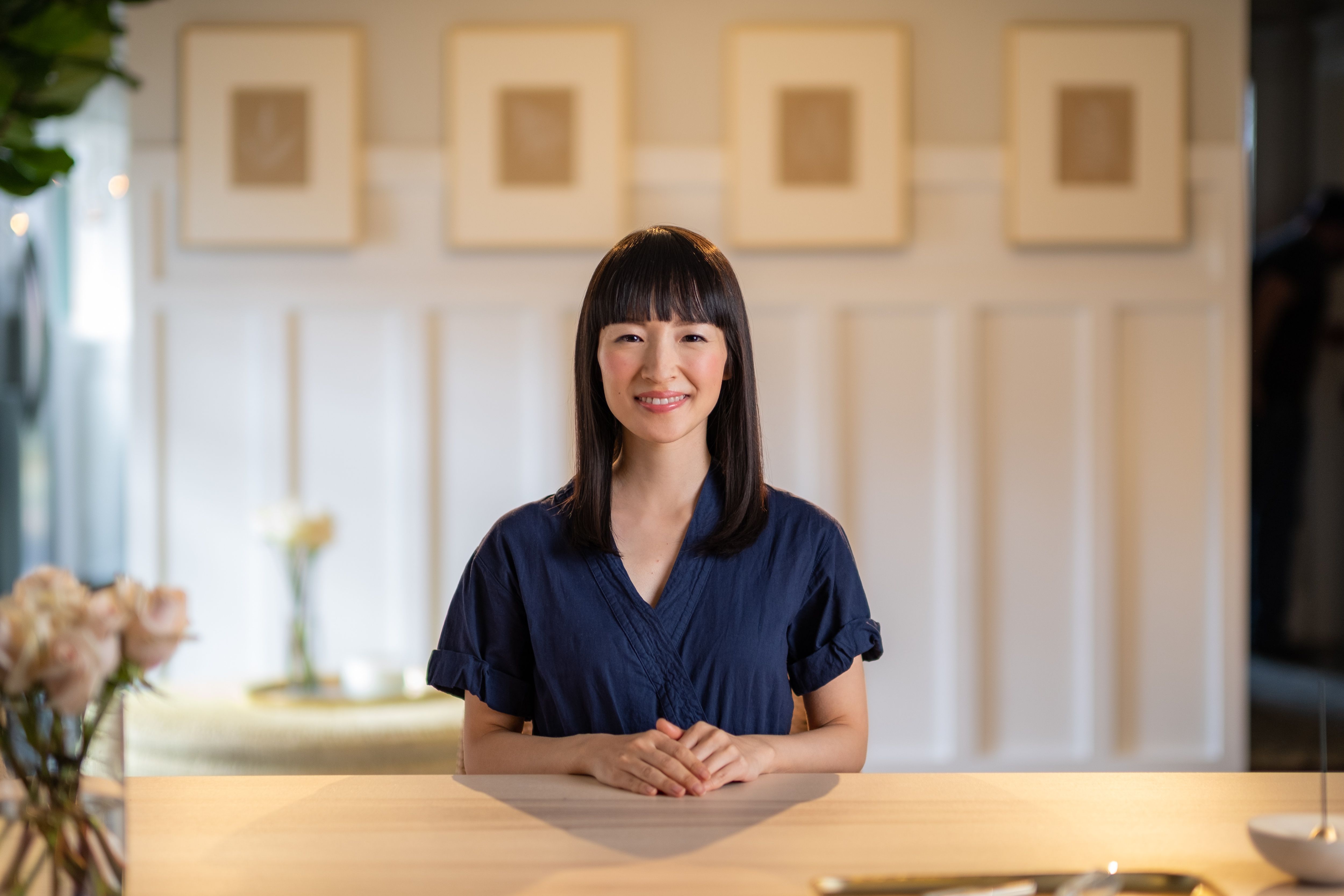 こんまりのnetflix最新シリーズ Konmari もっと 人生がときめく片づけの魔法 予告編が公開 ハーパーズ バザー Harper S Bazaar 公式