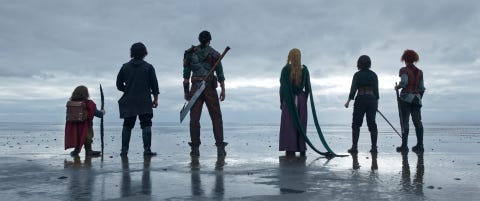 lr willow ufgood warwick davis, graydon tony revolori, boorman amar chadha patel, dove ellie bamber, kit ruby ​​cruz and jade erin kellyman in lucasfilm's willow, exclusively on disney ©2022 lucasfilm ltd tm all rights reserved