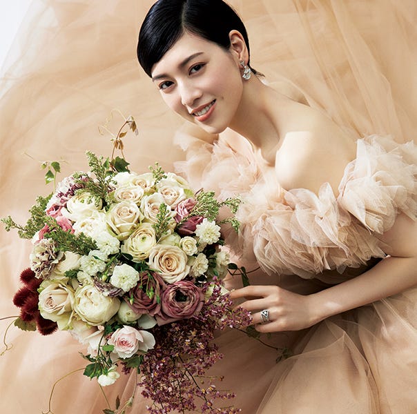 三吉彩花の幸せなミューズの瞬間 Vol 1 ドレス 花の最旬方程式 三吉彩花の幸せなミューズの瞬間 Vol 1 ドレス 花の最旬方程式
