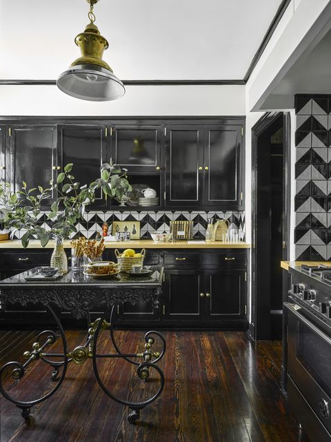 33 Best Kitchen Paint Colors 2020, Kitchen Paint Colors With Oak Cabinets And Black Countertops