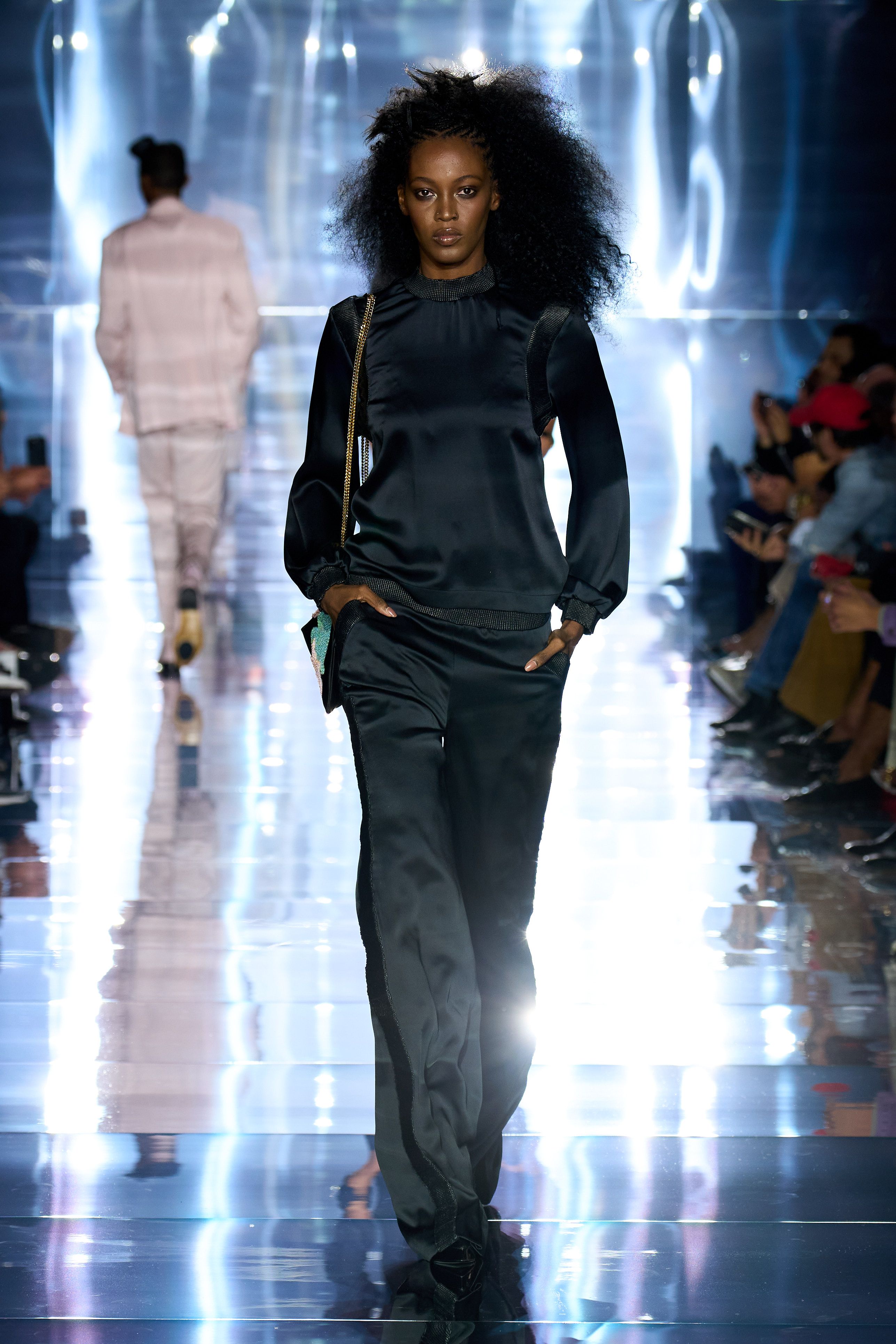 トム フォード（TOM FORD）」2023春夏コレクション ファッション ELLE ［エル デジタル］