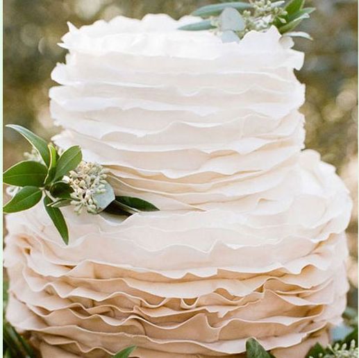 ウエディングケーキ　アイデア　結婚式　ウエディング　ネイキッドケーキ　ケーキ　おしゃれ　トレンド