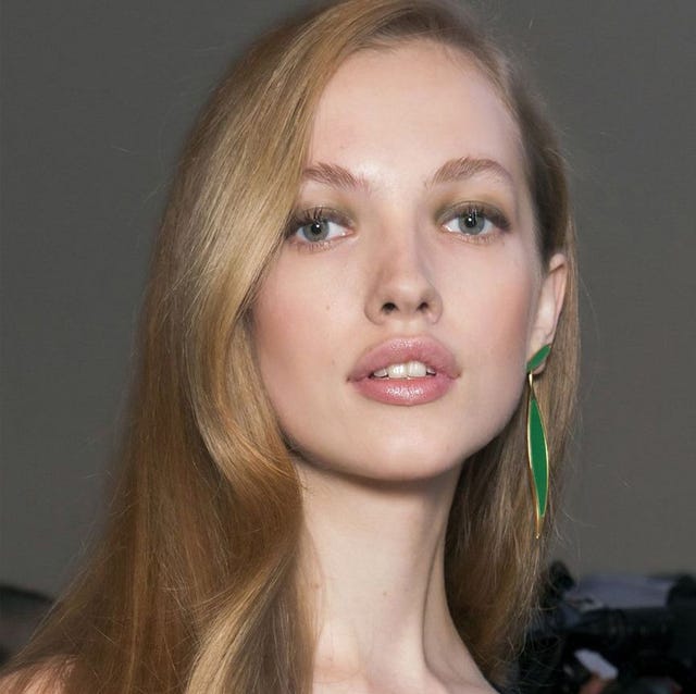 この春から取り入れたい ワンテクニックで垢抜けるロングヘアスタイル24 ビューティ Elle エル デジタル この春から取り入れたい ワンテクニックで垢抜けるロングヘアスタイル24 ビューティ Elle エル デジタル