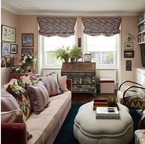 狭い部屋をおしゃれに ロンドンの色にあふれた小さなアパート Elle Decor エル デコ