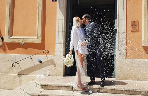 アライアの白シャツで I Do フランス人スタイリストの超おしゃれ婚 Elle Mariage エル マリアージュ アライアの白シャツで I Do フランス人スタイリストの超おしゃれ婚 Elle Mariage エル マリアージュ