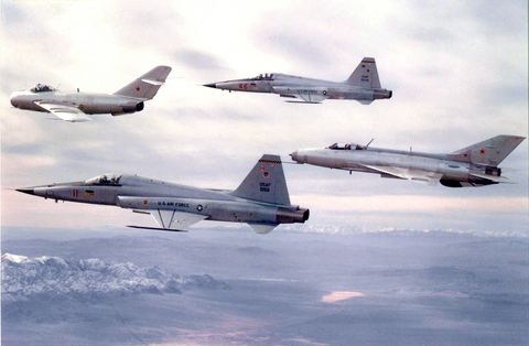 usaf f 5es flying with a soviet mig 17 and mig 21 of the 4477th tactical evaluation squadron