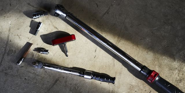 how to use a torque wrench