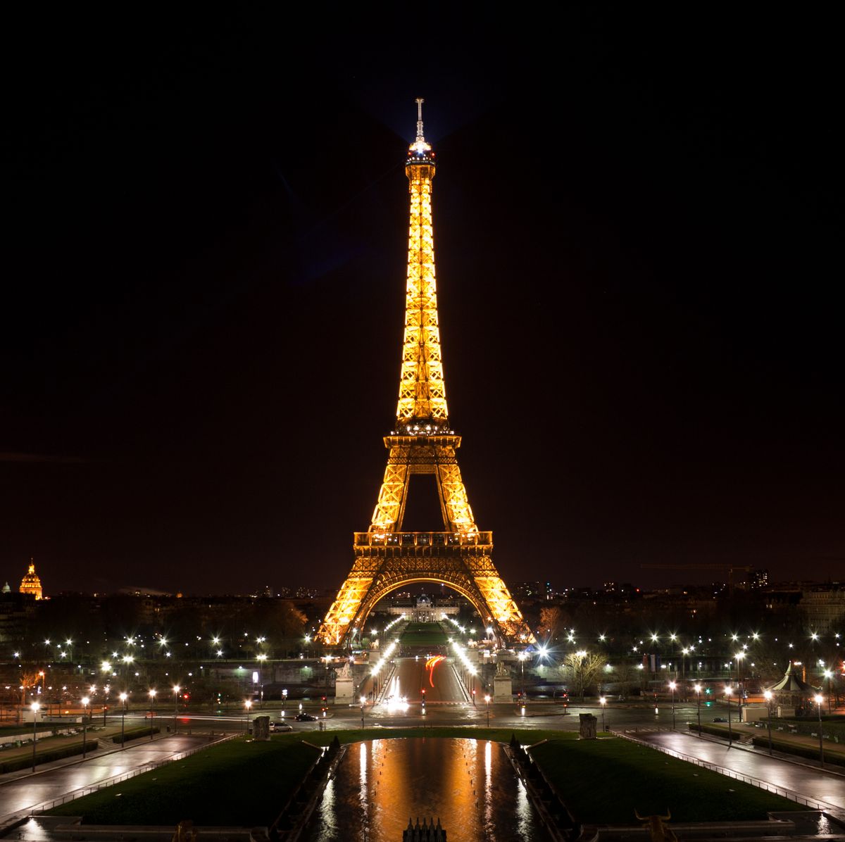 Publicar fotos de la Torre Eiffel iluminada está prohibido-La Torre Eiffel