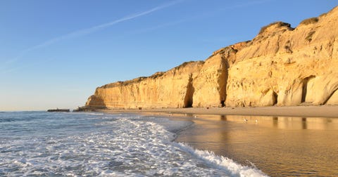 Body of water, Cliff, Coast, Sea, Coastal and oceanic landforms, Headland, Shore, Klippe, Rock, Natural landscape,