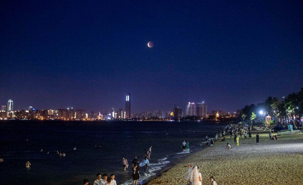 See Incredible Photos Of The Super Blood Moon Eclipse 2021