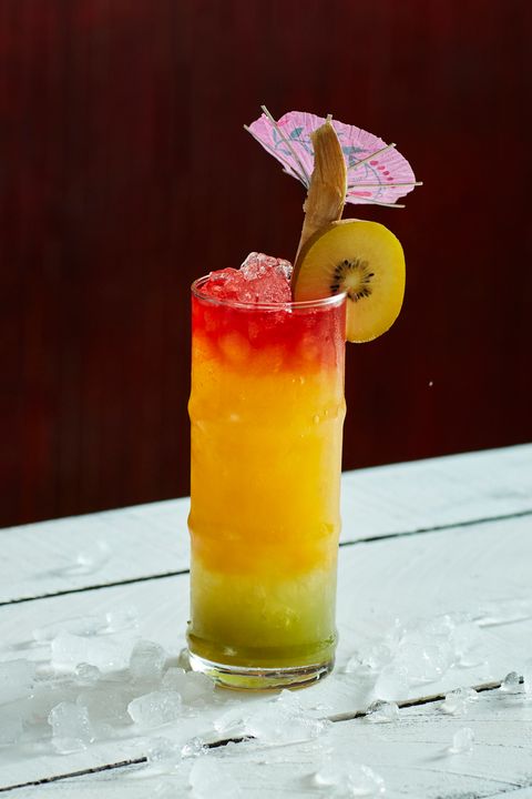 Drink, Cocktail garnish, Non-alcoholic beverage, Rum swizzle, Mai tai, Bay breeze, Alcoholic beverage, Cocktail, Distilled beverage, Planter's punch, 