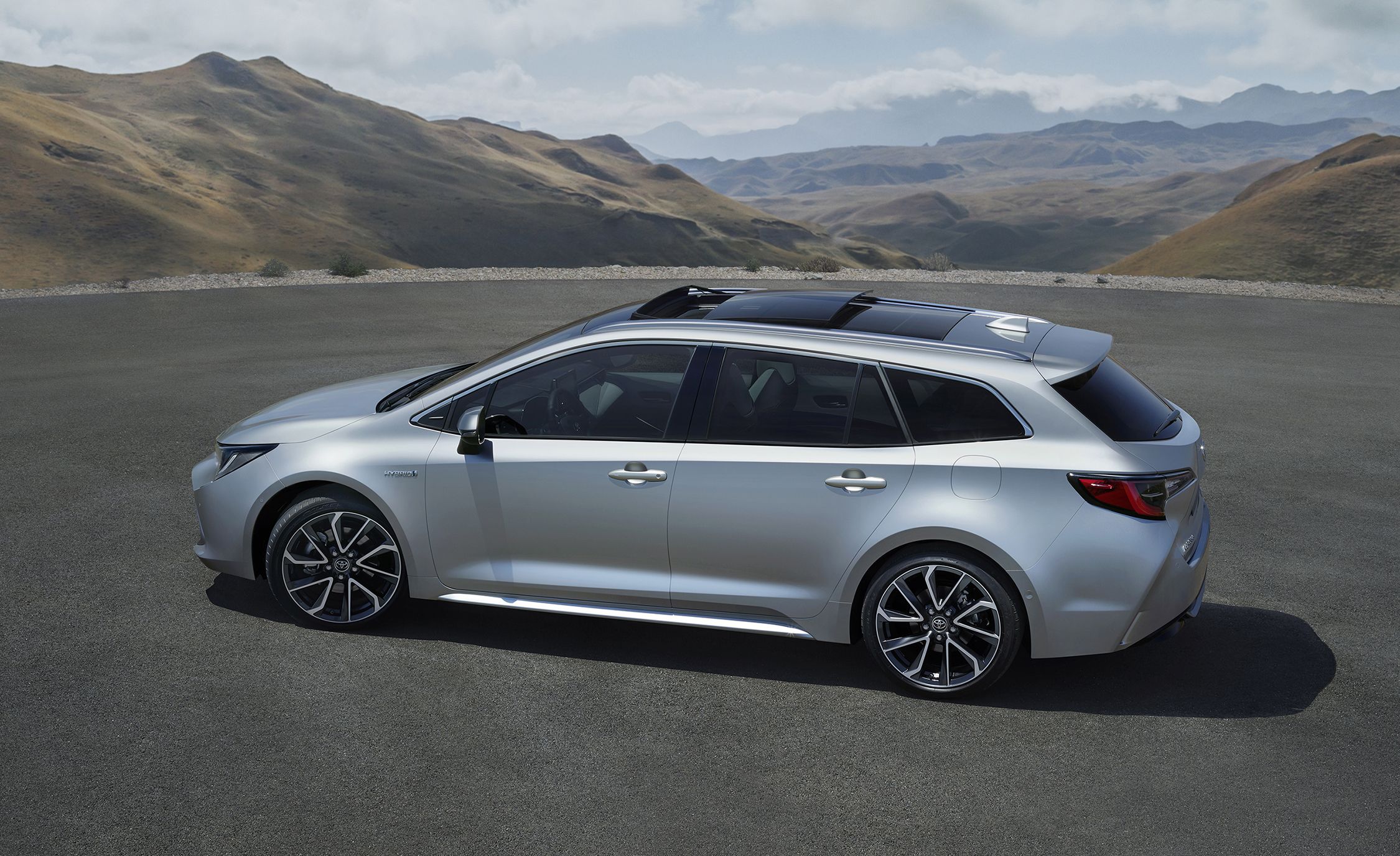 New Toyota Corolla Wagon Looks Good Touring Sports Revealed For