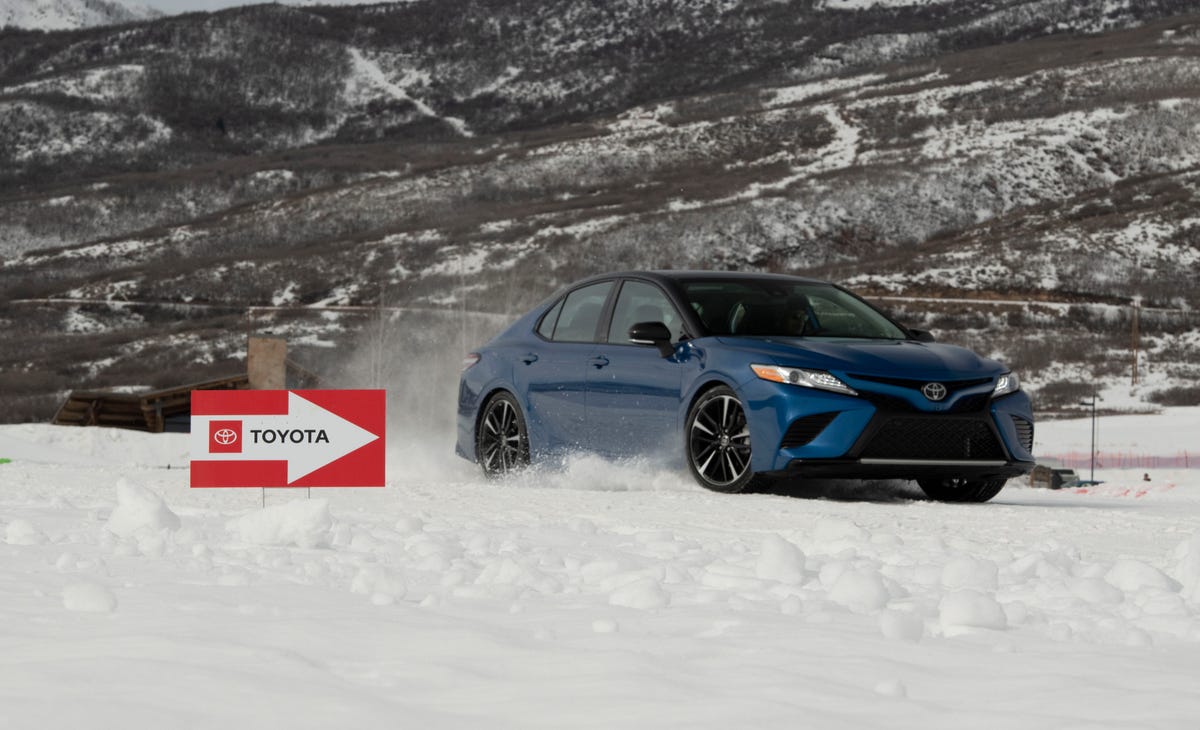 Gallery: Toyota Camry And Avalon Take On The Snow With Awd