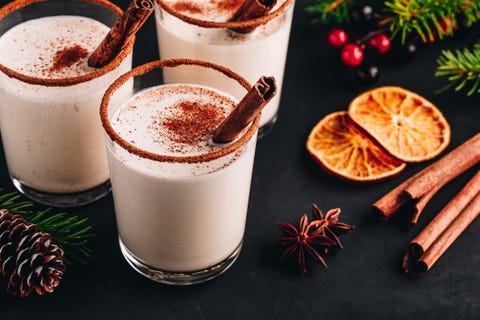 12 Easy Spiked Eggnog Recipes - Best Alcohol to Mix in Eggnog Drinks