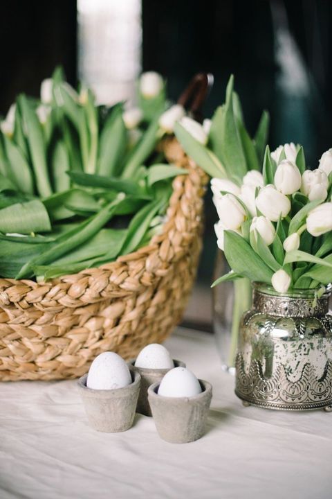 White, Flower, Plant, Tulip, Still life photography, Table, Still life, Cut flowers, Vase, Floristry, 