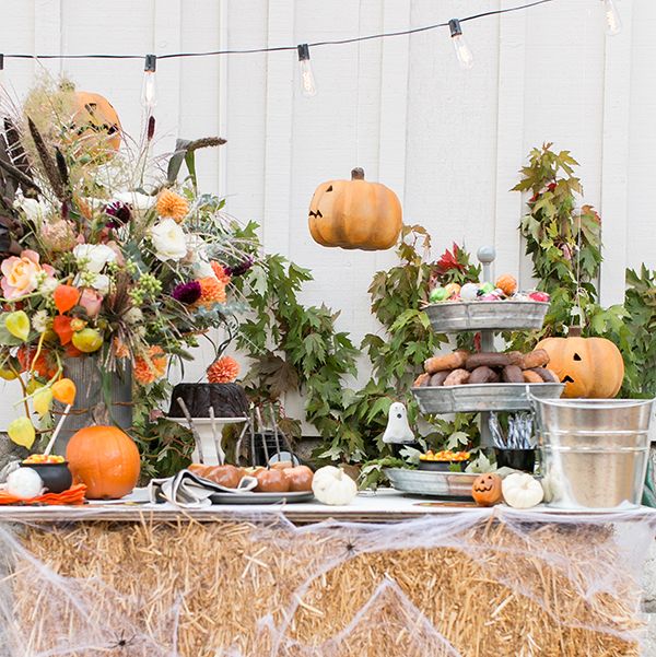21 Best Halloween Table Decoration Ideas - DIY Halloween Centerpieces