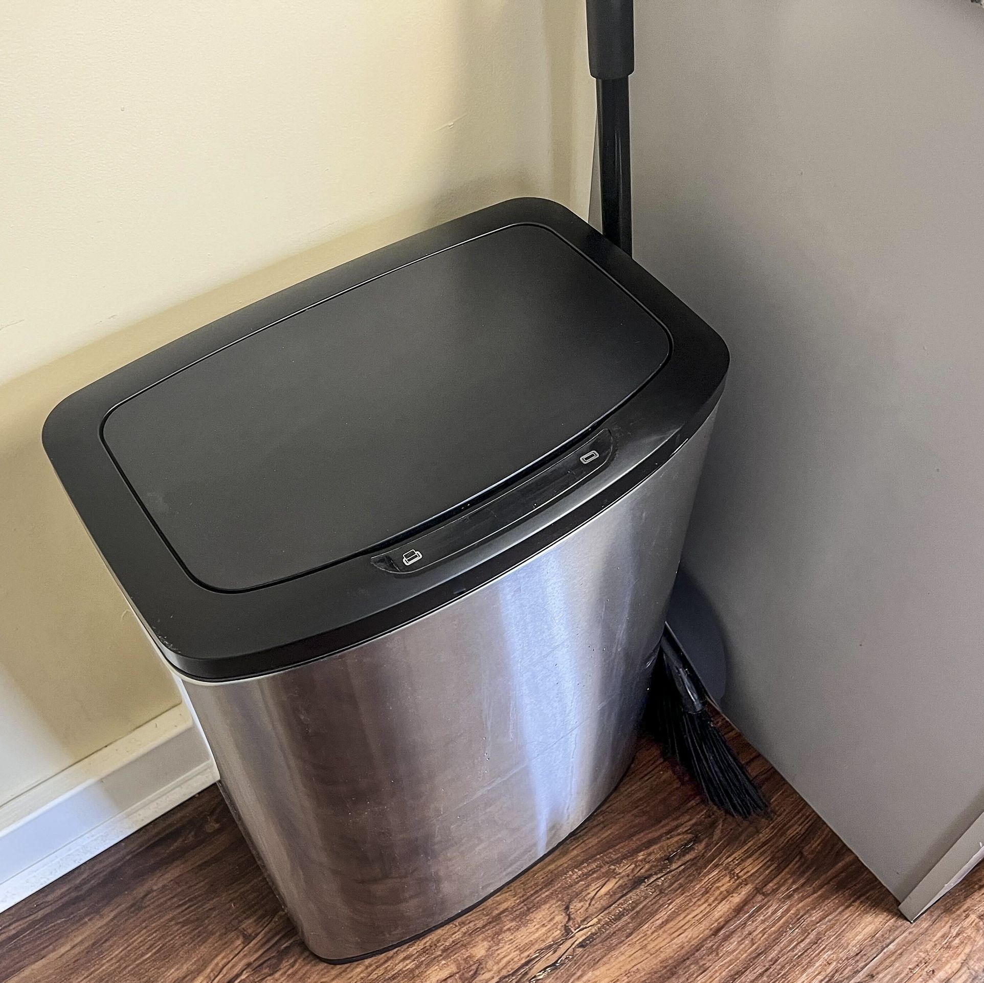 Keep Your Home Stylish and Spotless With These Top-Rated Trash Cans