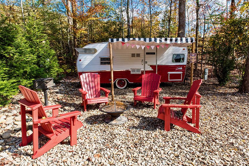 7 Best Vintage Camping Trailer And Airstream Resorts