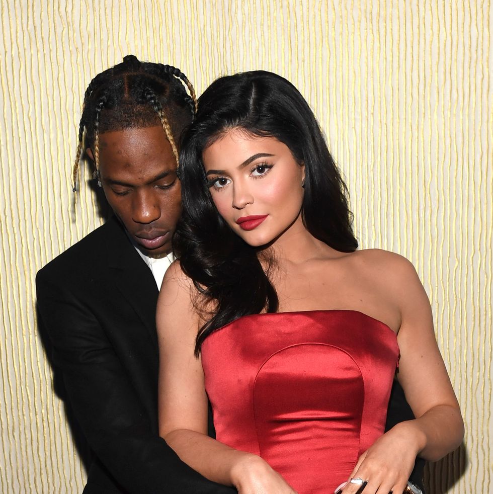 travis-scott-and-kylie-jenner-pose-durin