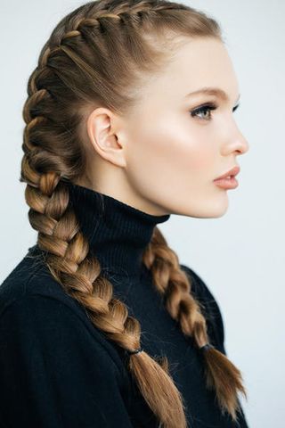 Trecce capelli lunghi: 10 tutorial facili da seguire