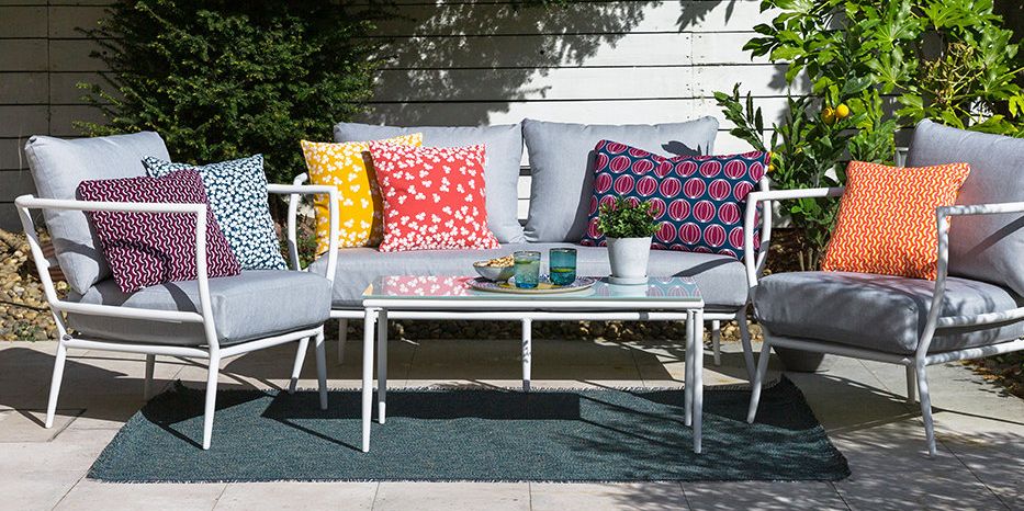 16 Outdoor Cushions That Will Spruce Up Your Garden Furniture In An Instant