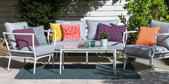 16 Outdoor Cushions That Will Spruce Up, How Do I Clean My Garden Furniture Cushions