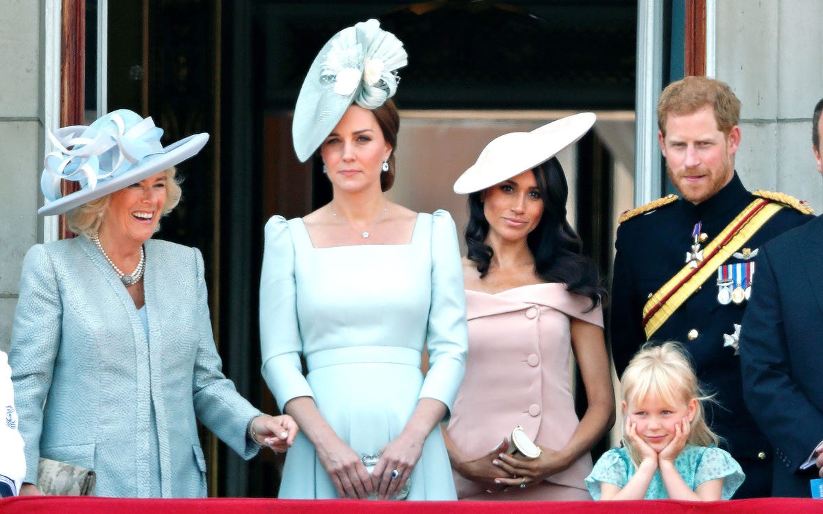 Why Meghan Markle Stands Behind Kate Middleton - Why Did Kate Middleton ...