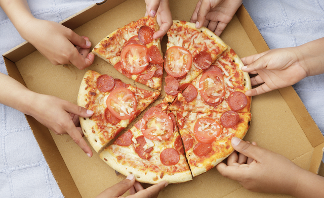 conoces el verdadero uso de la mesita de plastico en las pizzas, te lo contamos