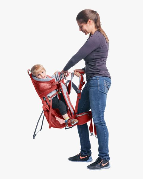 woman carrying child in deuter kid comfort active sl carrier