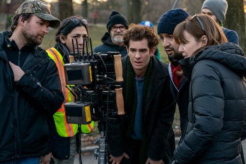 tick, tick… boom lr andrew garfield, director lin manuel miranda and director of photography alice brooks on site in new york on march 3, 2020 in tick, tick… boom macall photo credit polaynetflix © 2021