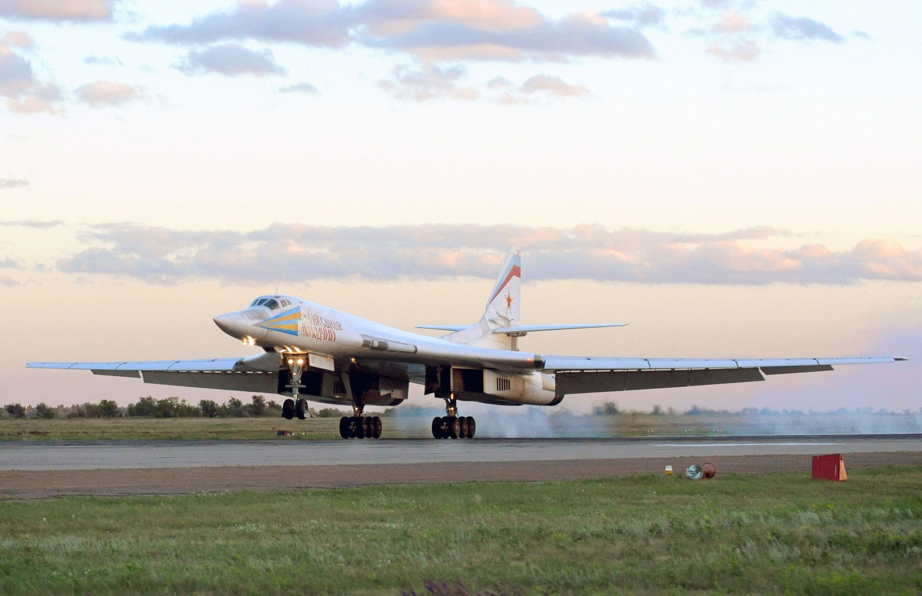 Russia Will Fly A New Heavy Bomber In 2024 If Sanctions Don T Kill   Tu 160 Bomber Lands At Engels 2 Airbase On August 7 2008 In News Photo 1659665386 