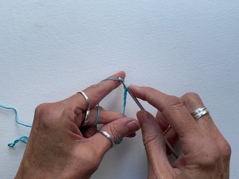 how to crochet a chain