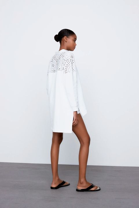 La túnica bordada blanca de Zara es un hecho
