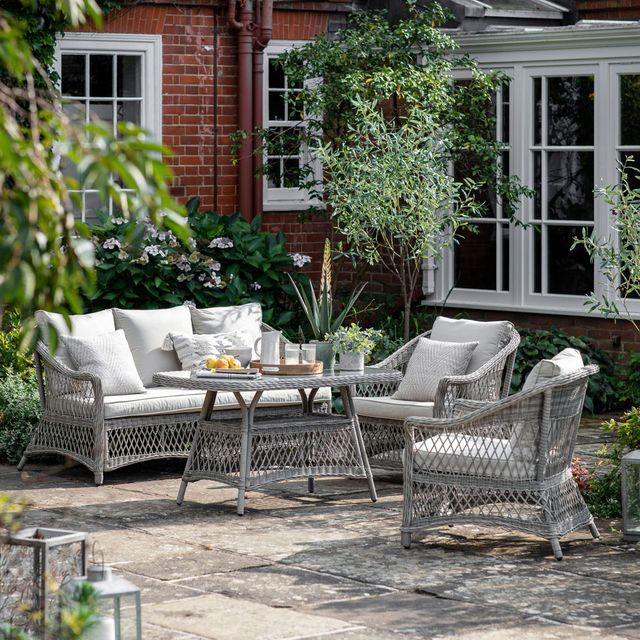 3 reasons why you should invest in outdoor furniture