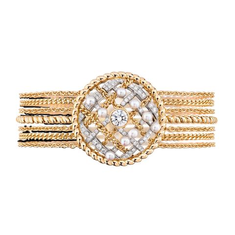 Jewellery, Fashion accessory, Diamond, Ring, Gemstone, Body jewelry, Gold, Bangle, Engagement ring, Bracelet, 