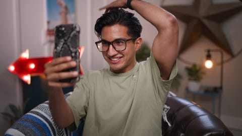 twentysomethings austin keauno perez in twentysomethings austin cr netflix © 2021
