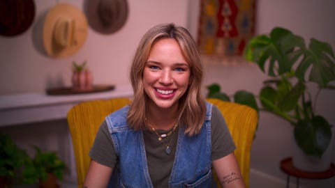twentysomethings austin abbey humphreys in twentysomethings austin cr netflix © 2021